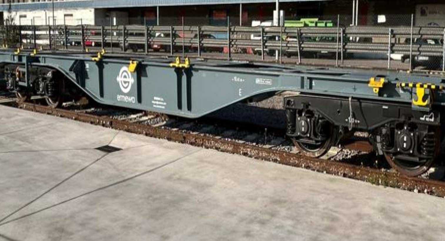 Chasis de vagón ferroviario mecanosoldado sobre vía